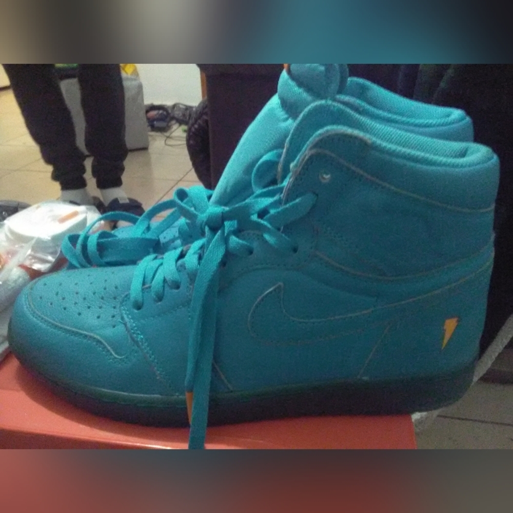 BNIB FIRST JORDAN NIKE GATORADE SERIES AIR JORDAN ONE RETRO HI RARE BLUE LAGOON - Picture 6 of 16
